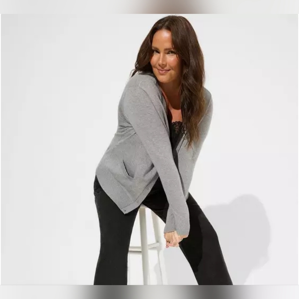 Torrid Size 2 Heather Grey V-neck Pocket Cardigan